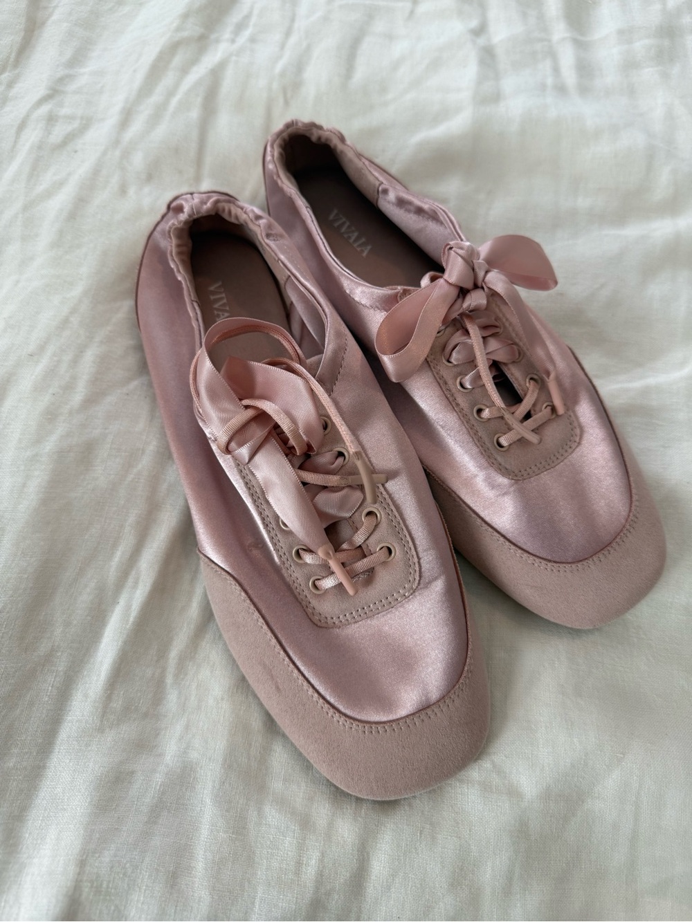 Vivaia Satin Lace-Up Women’s Sneakerinas in Blush Pink EUC 1409